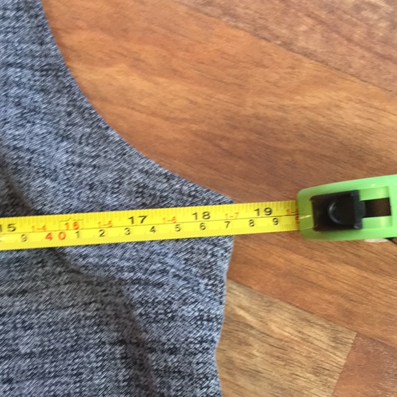 EUC Banana republic sleeveless shirt - Picture 5 of 14